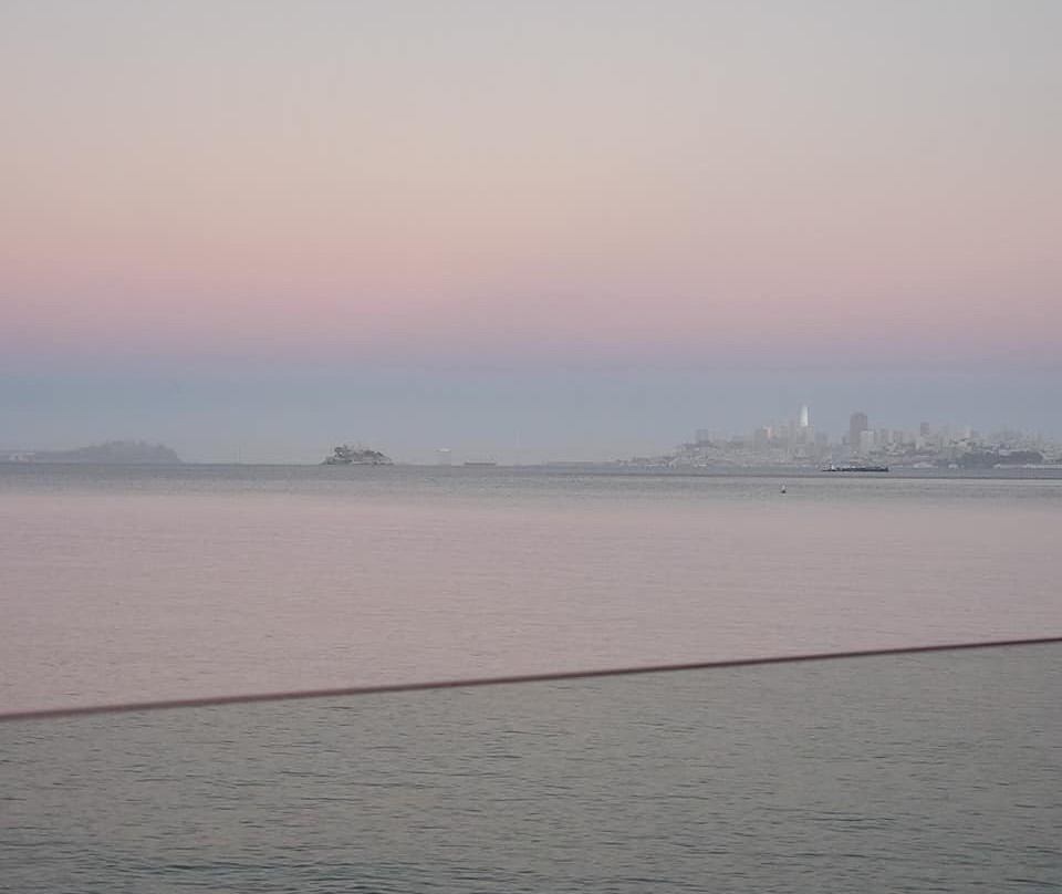 潮水之上旅馆主图