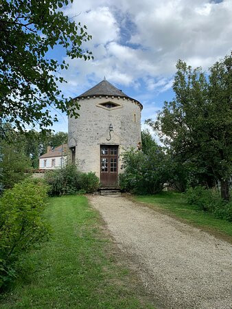 Château de Montabert主图