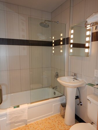 The Adventure Hotel主图