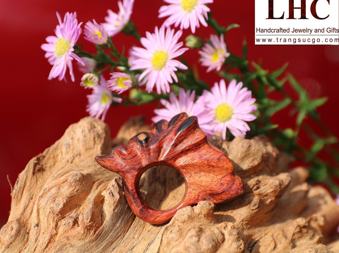 LHC Wooden Handcrafted Jewelry and Gifts景点图片