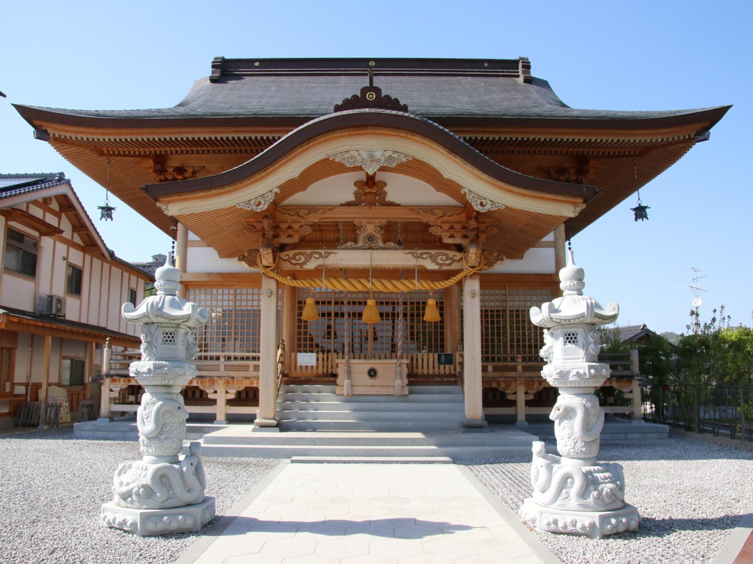 Iwakuni Shirohebi Shrine景点图片