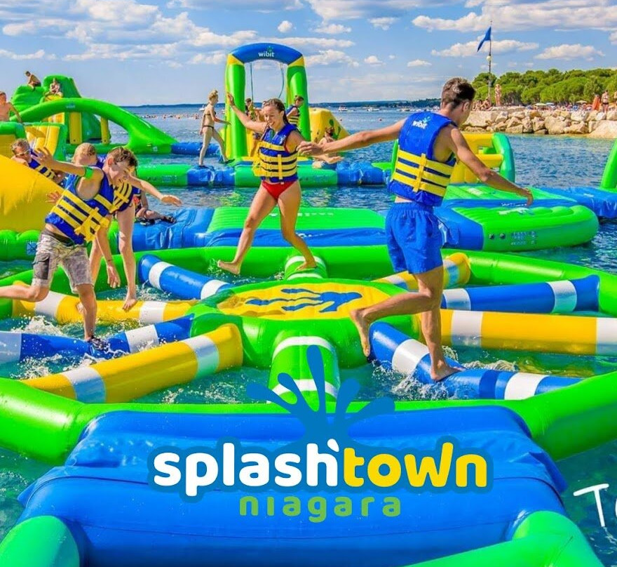 科尔本港旅游景点-Splashtown Niagara