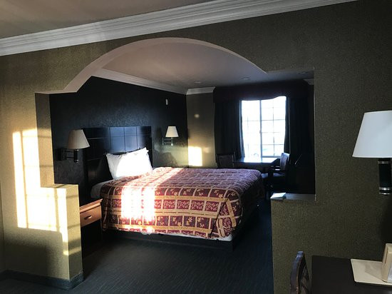 水晶温泉套房酒店主图