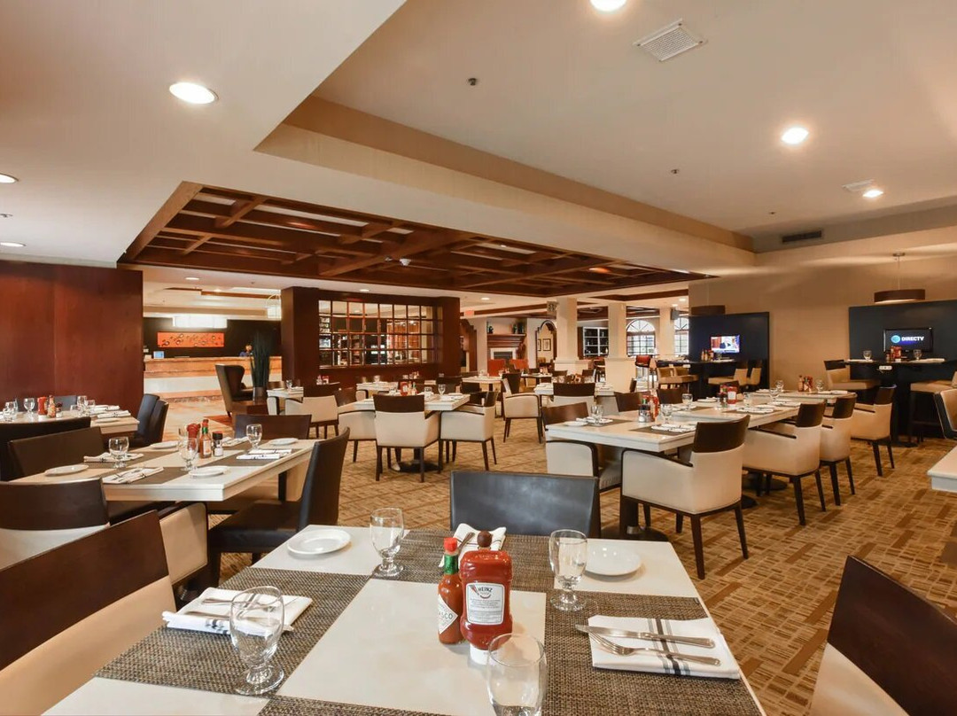 Courtyard Long Bar & Bistro