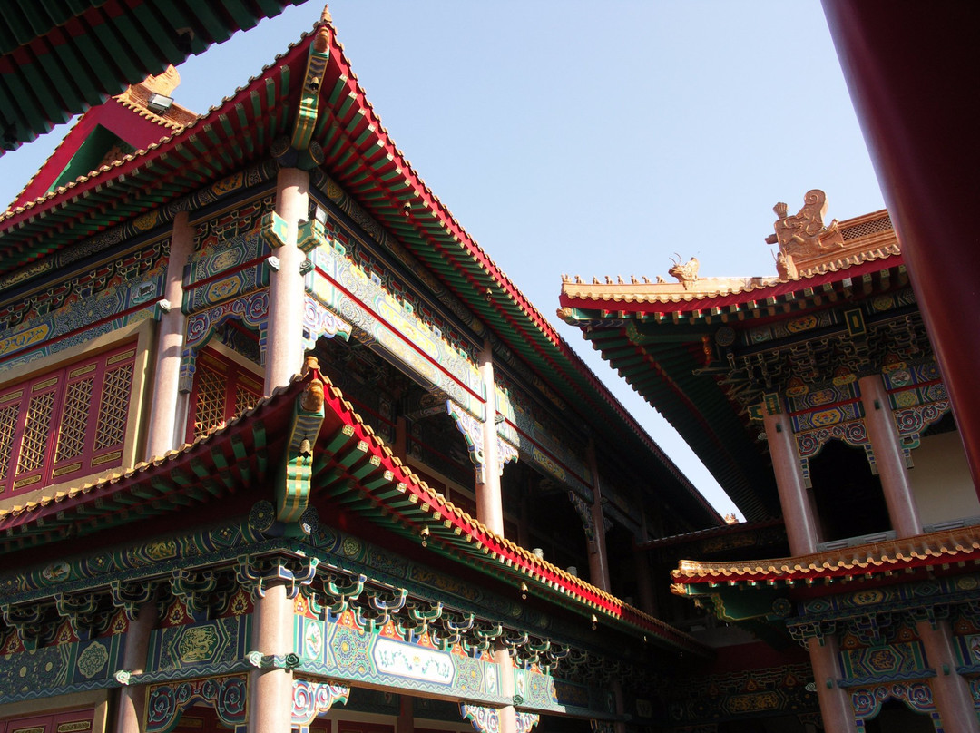 叻仑缴旅游景点-Wat Boromracha Kanchanapisek Anusorn Temple