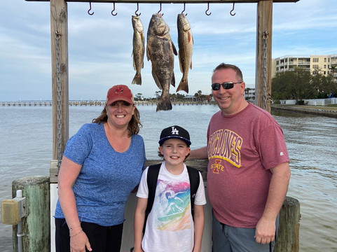 Scallywag Charters Inc.-德斯廷必去景点