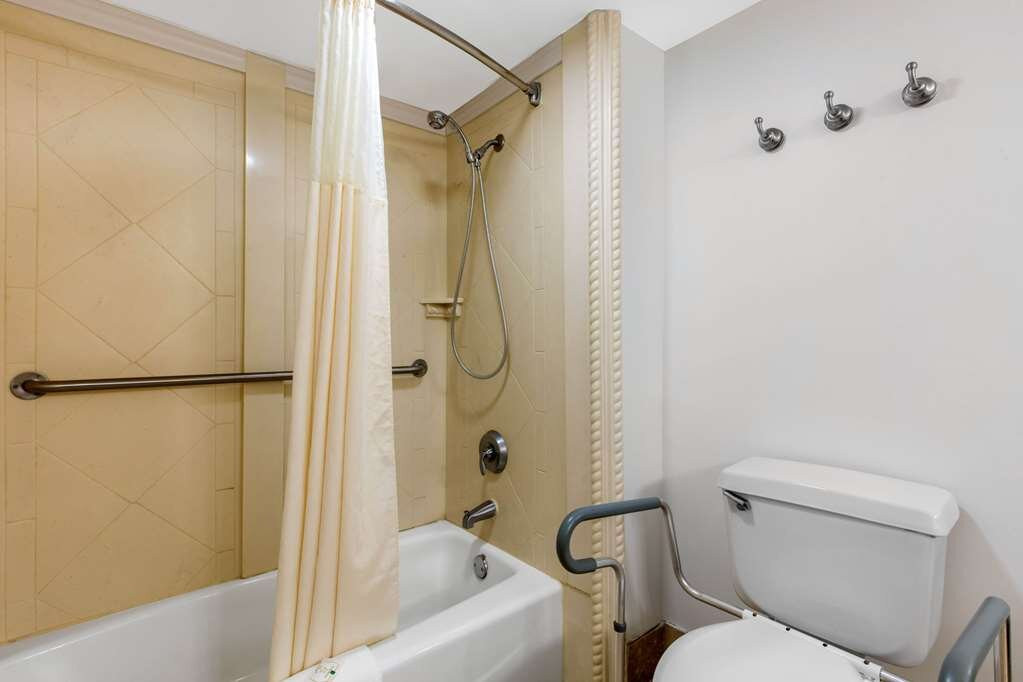 Quality Inn Athens I-65 Huntsville Area West主图