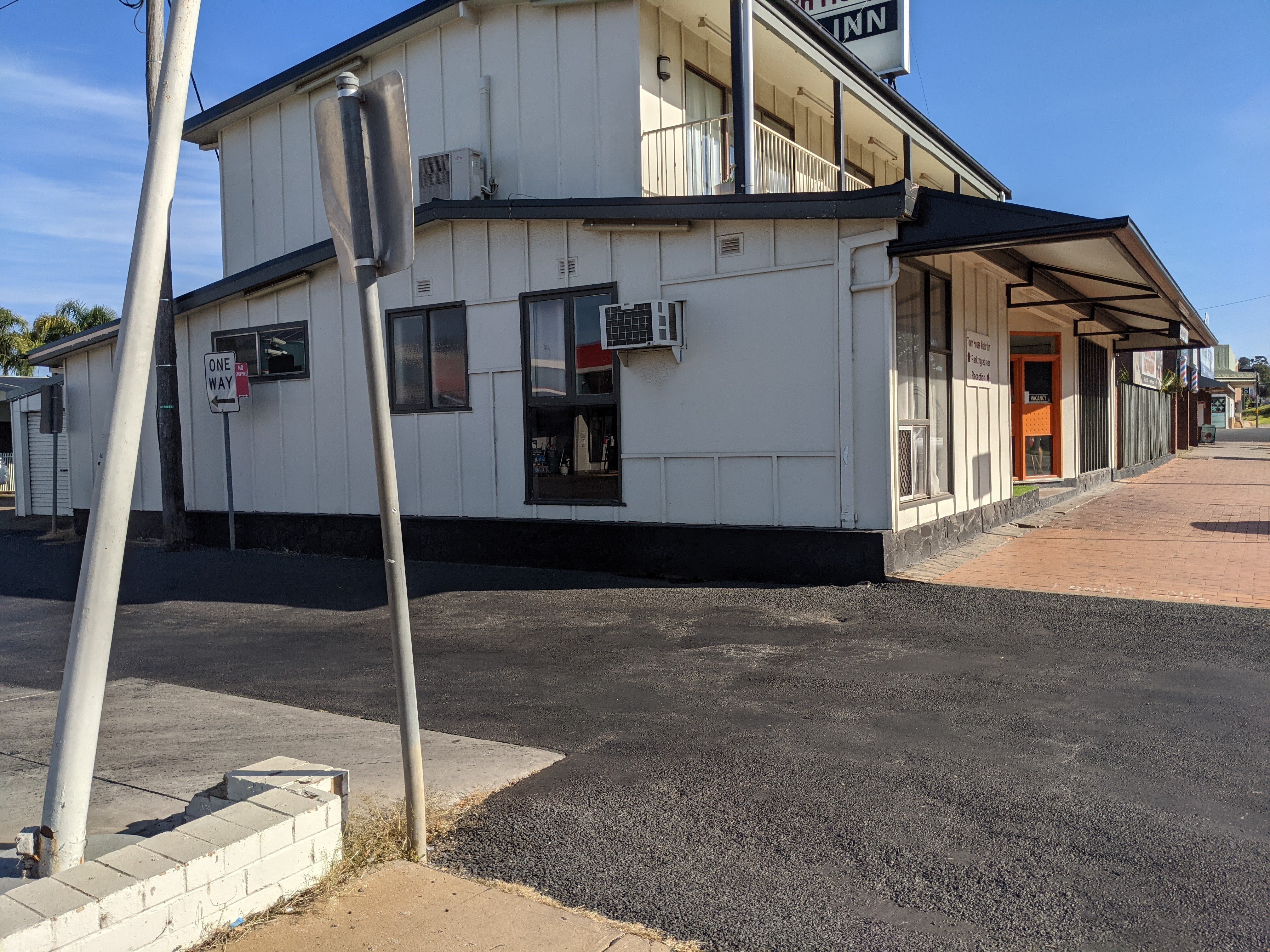 Town House Motor Inn-官方