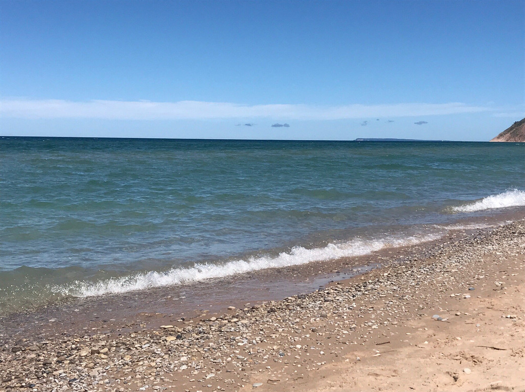 Esch Beach景点图片