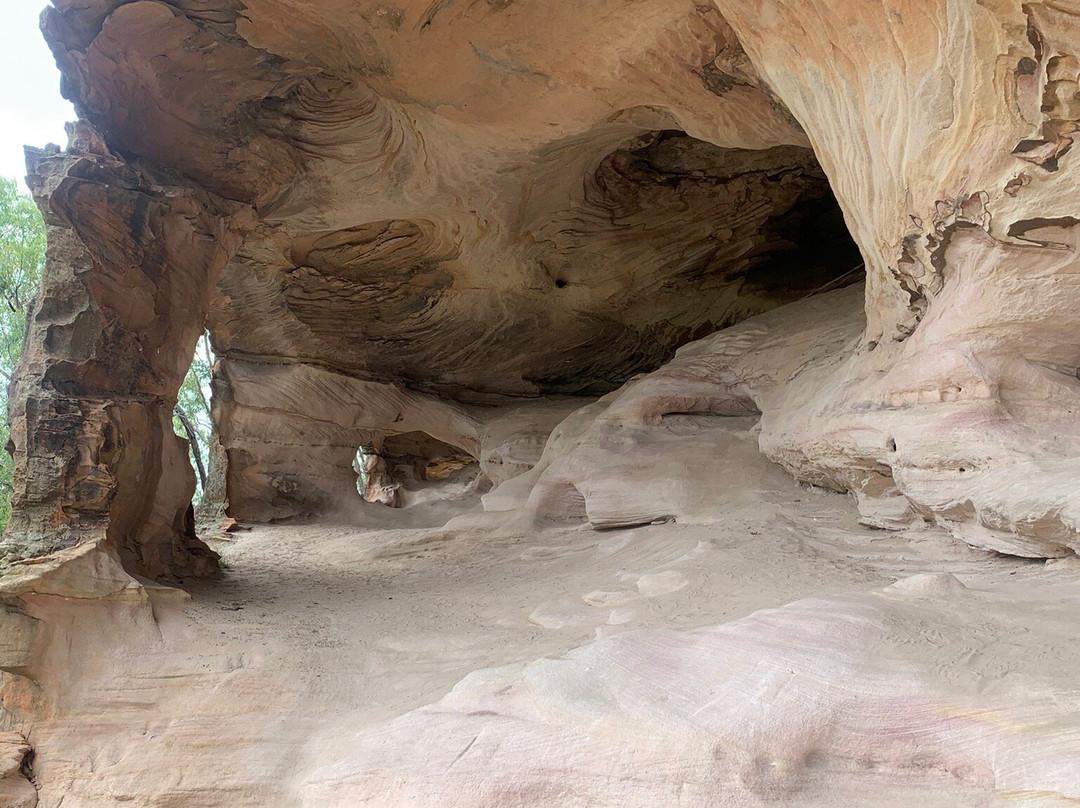 Sandstone Caves景点图片