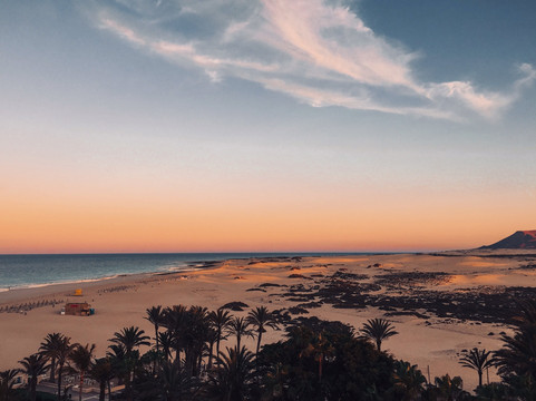 Dream Wave Surf School-科拉雷侯必去景点