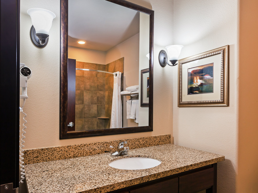 Holiday Inn Express & Suites Brady by IHG主图