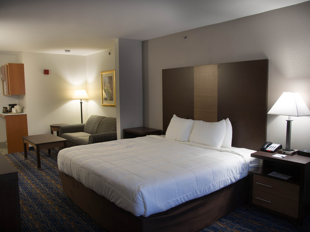 Crossroads Inn & Suites主图