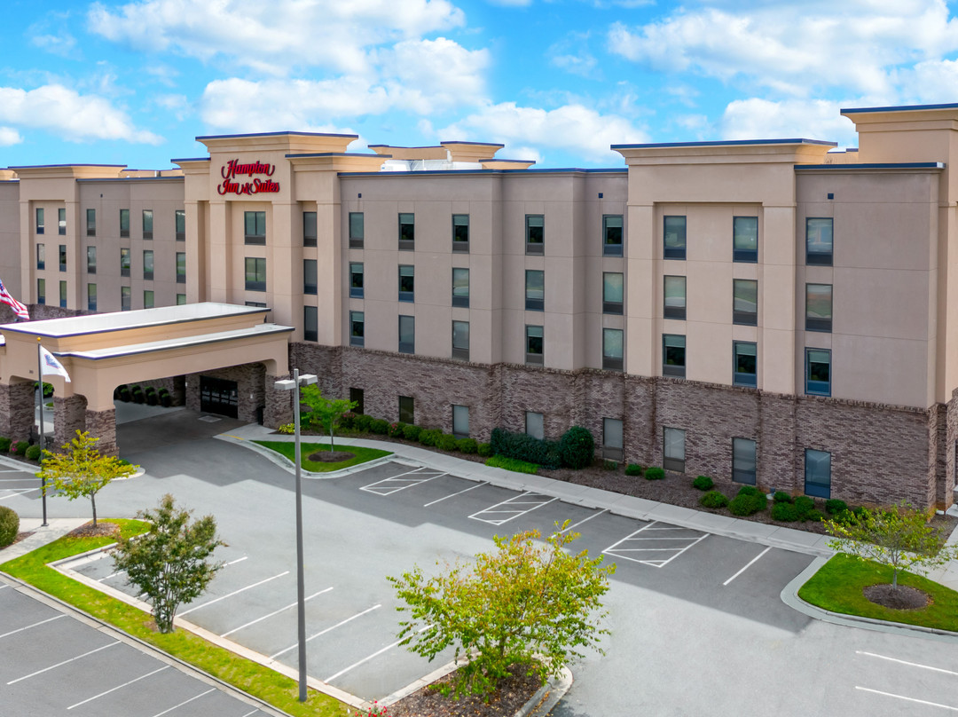 Hampton Inn and Suites-Winston-Salem/University Area NC主图