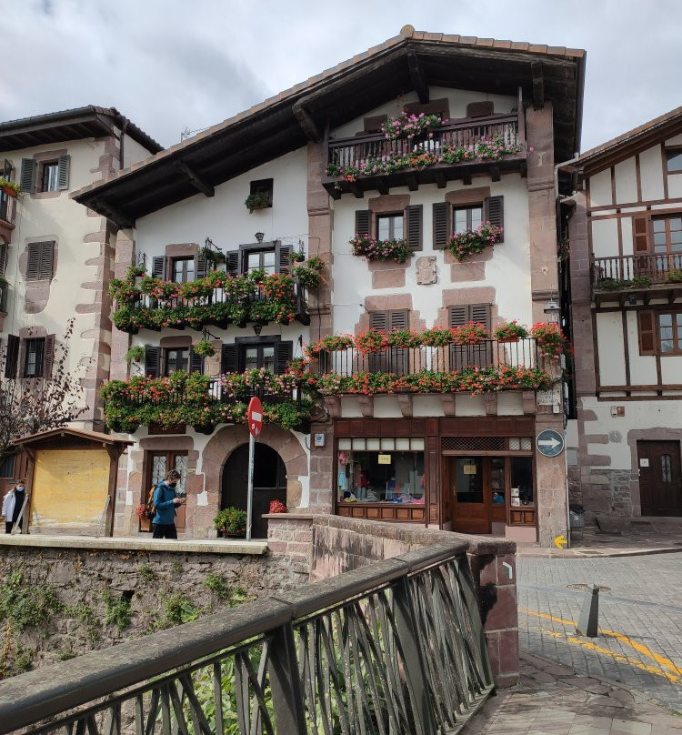 Presa y el Puente de Txokoto-Elizondo必去景点