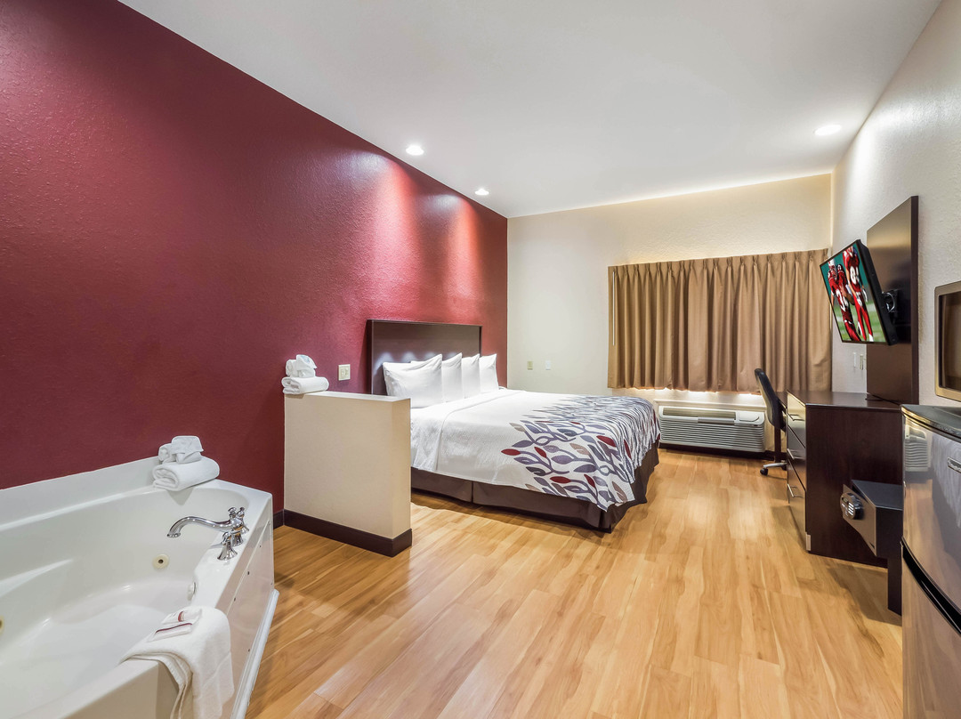 奥卡拉红顶客栈&套房酒店主图