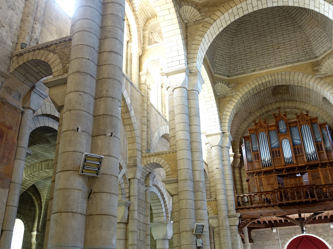 Eglise Saint-Hilaire Le Grand-普瓦捷必去景点