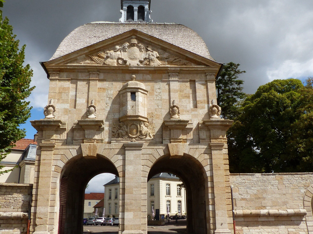 Tours De Navarre Et D'Orval-Langres必去景点