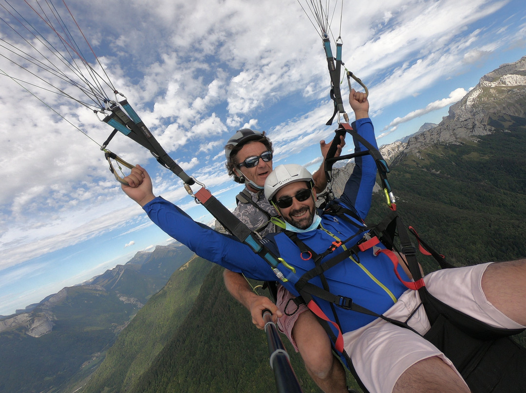 Kdo Parapente-安纳西必去景点