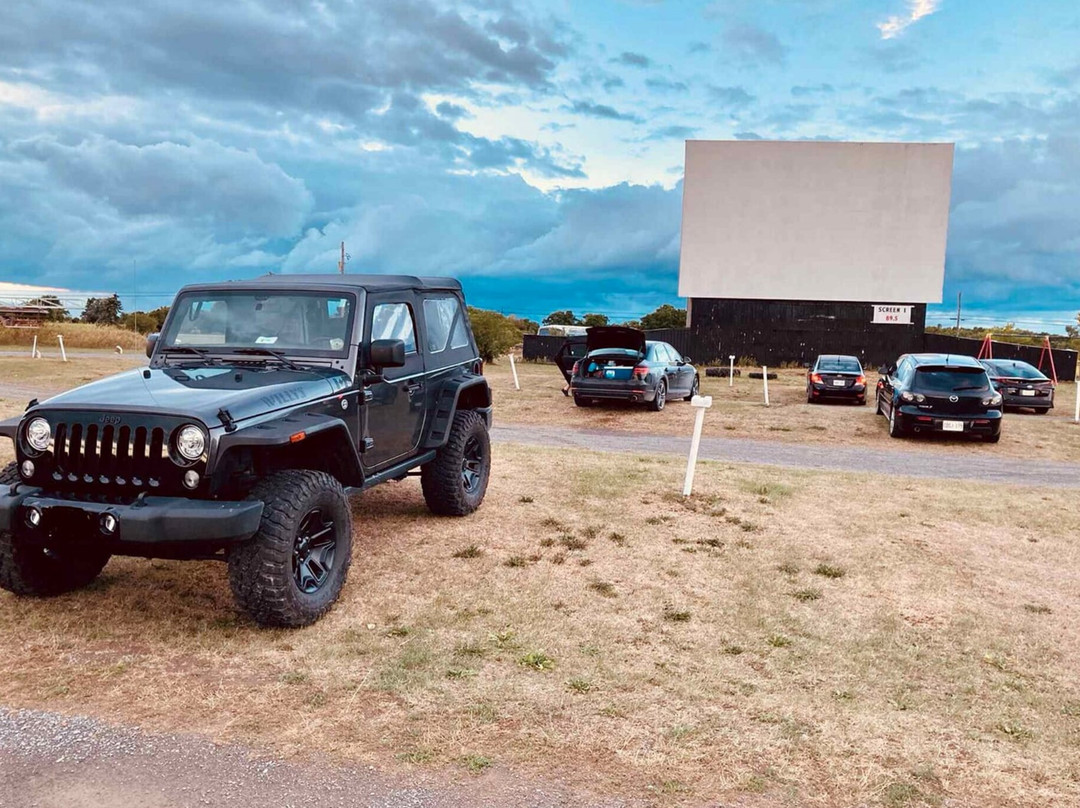 Mustang Drive-In (PEC)景点图片