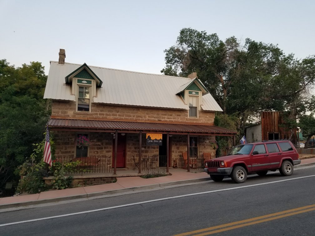 Stone House Inn主图