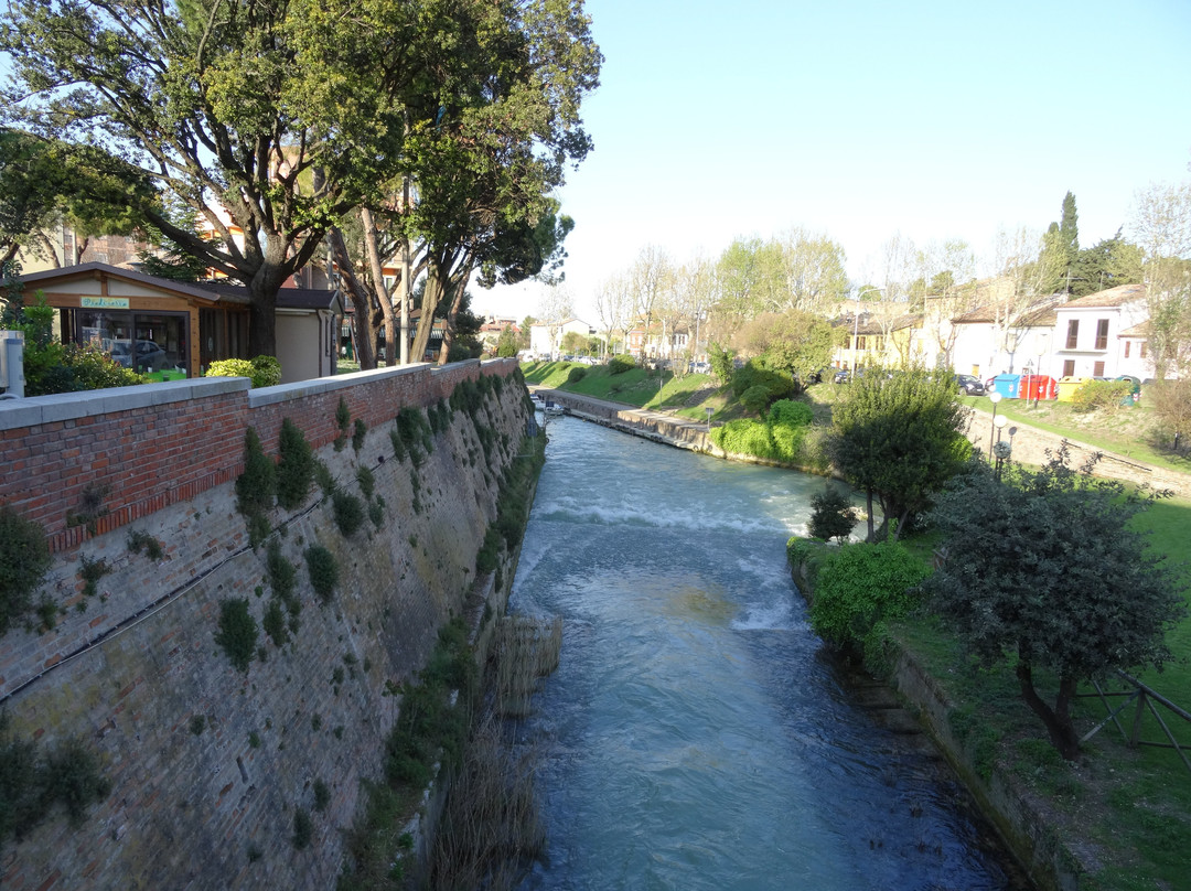 Canale Albani-法诺必去景点