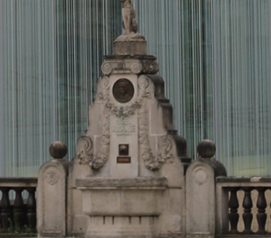 Monument to Michel Rodange-卢森堡城必去景点