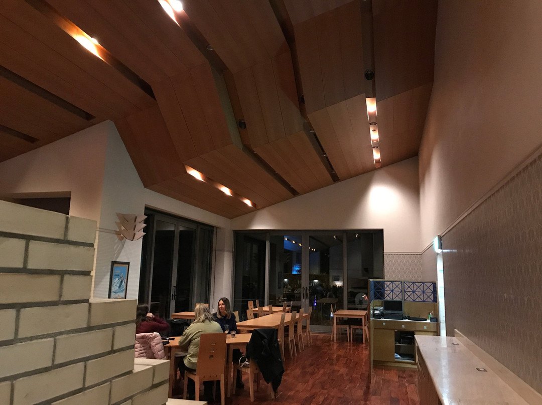 白马村高山流水酒店主图