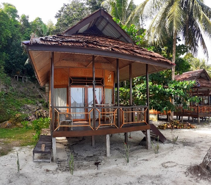 Sandy Bay Resort主图