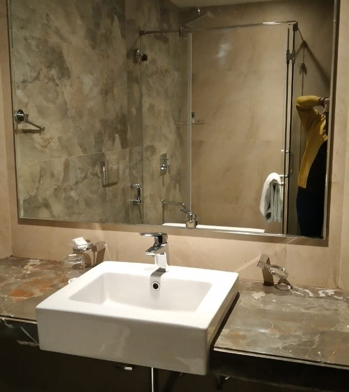 M crown Hotel主图