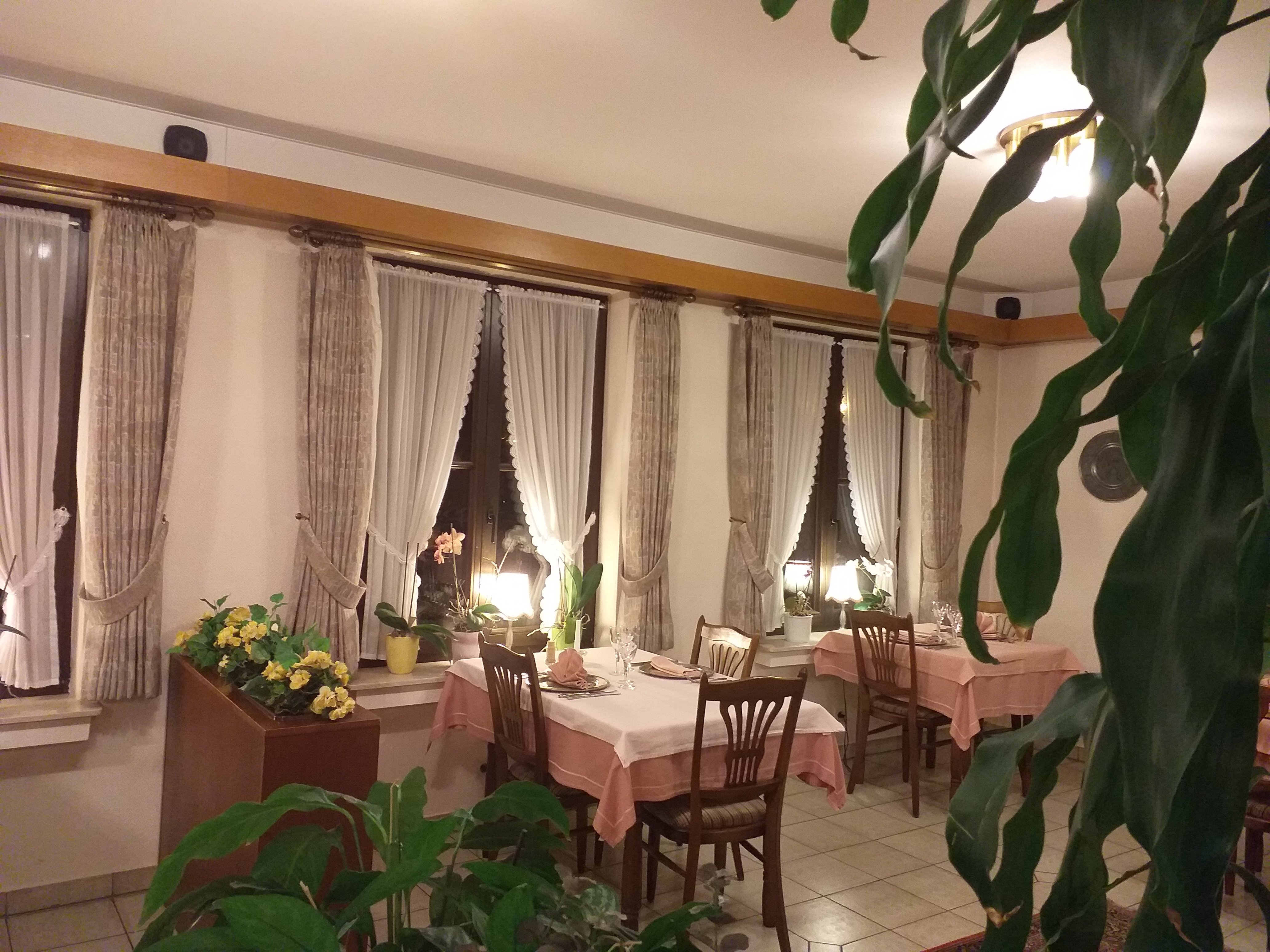 乐博斯蒂隆酒店-餐饮