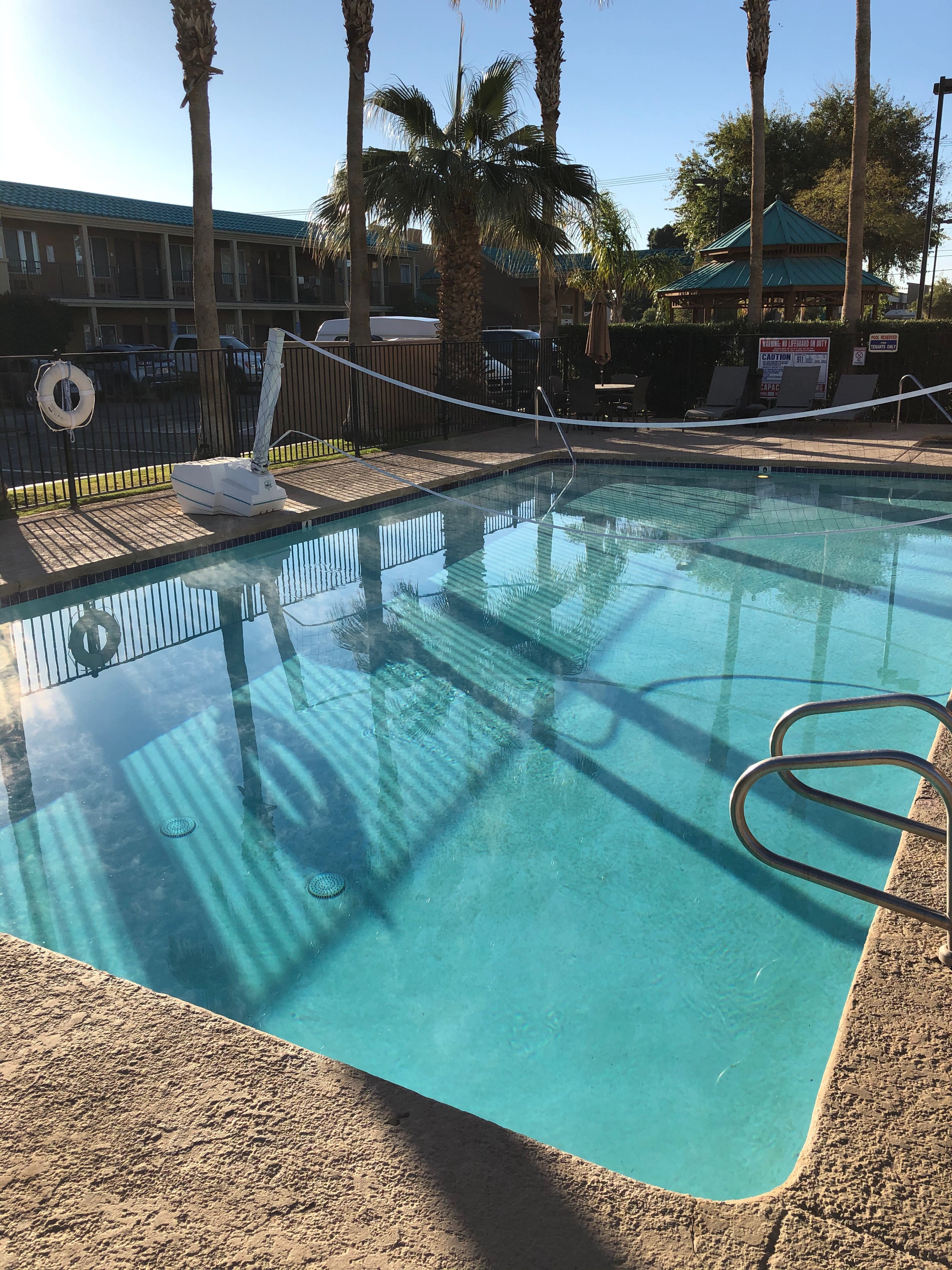 布劳利旅馆-泳池