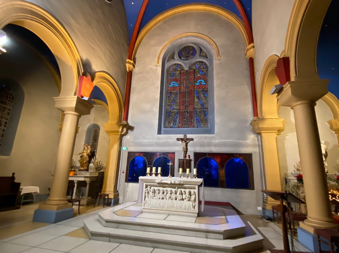 Eglise Saint-Pierre-帕拉瓦莱弗洛必去景点