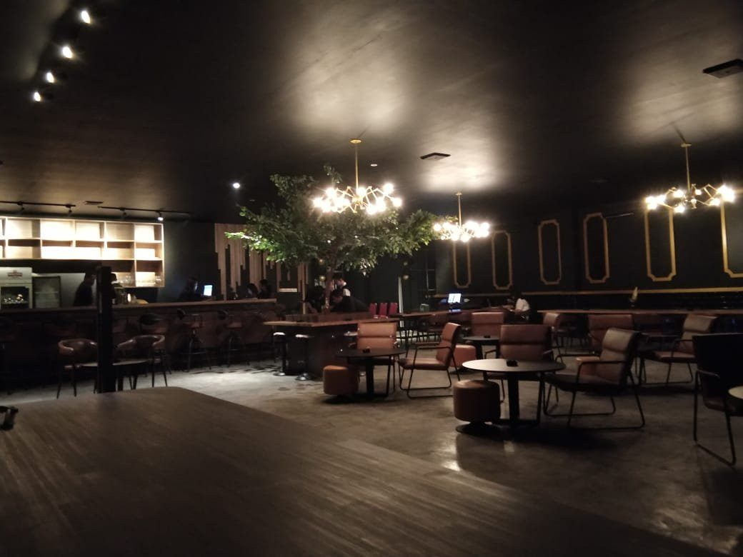 Blackdoor Lounge & KTV