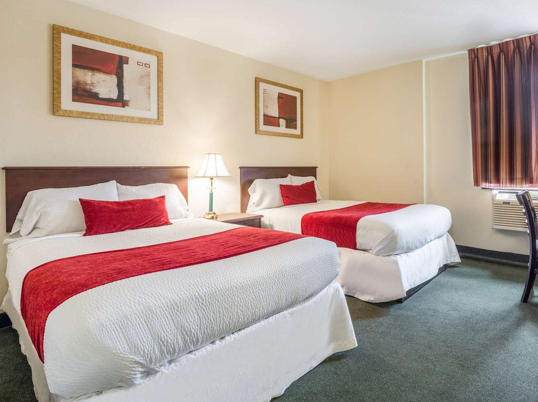 Knights Inn Orillia主图