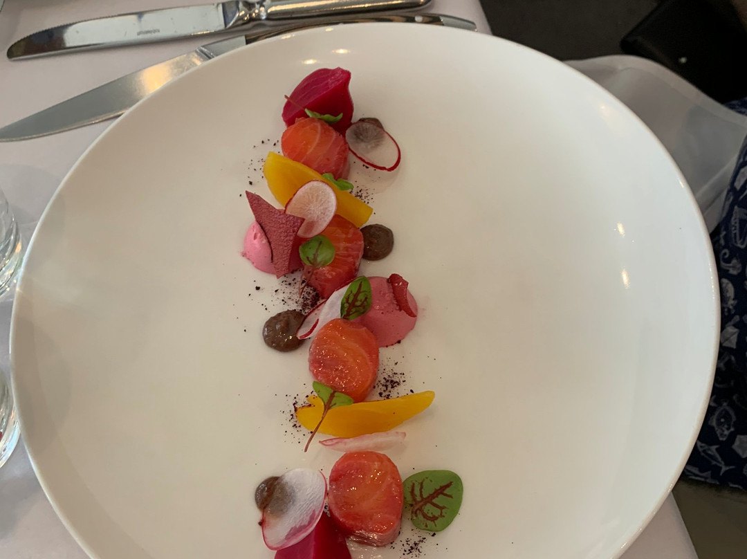 戴尔斯福德湖畔别墅酒店主图