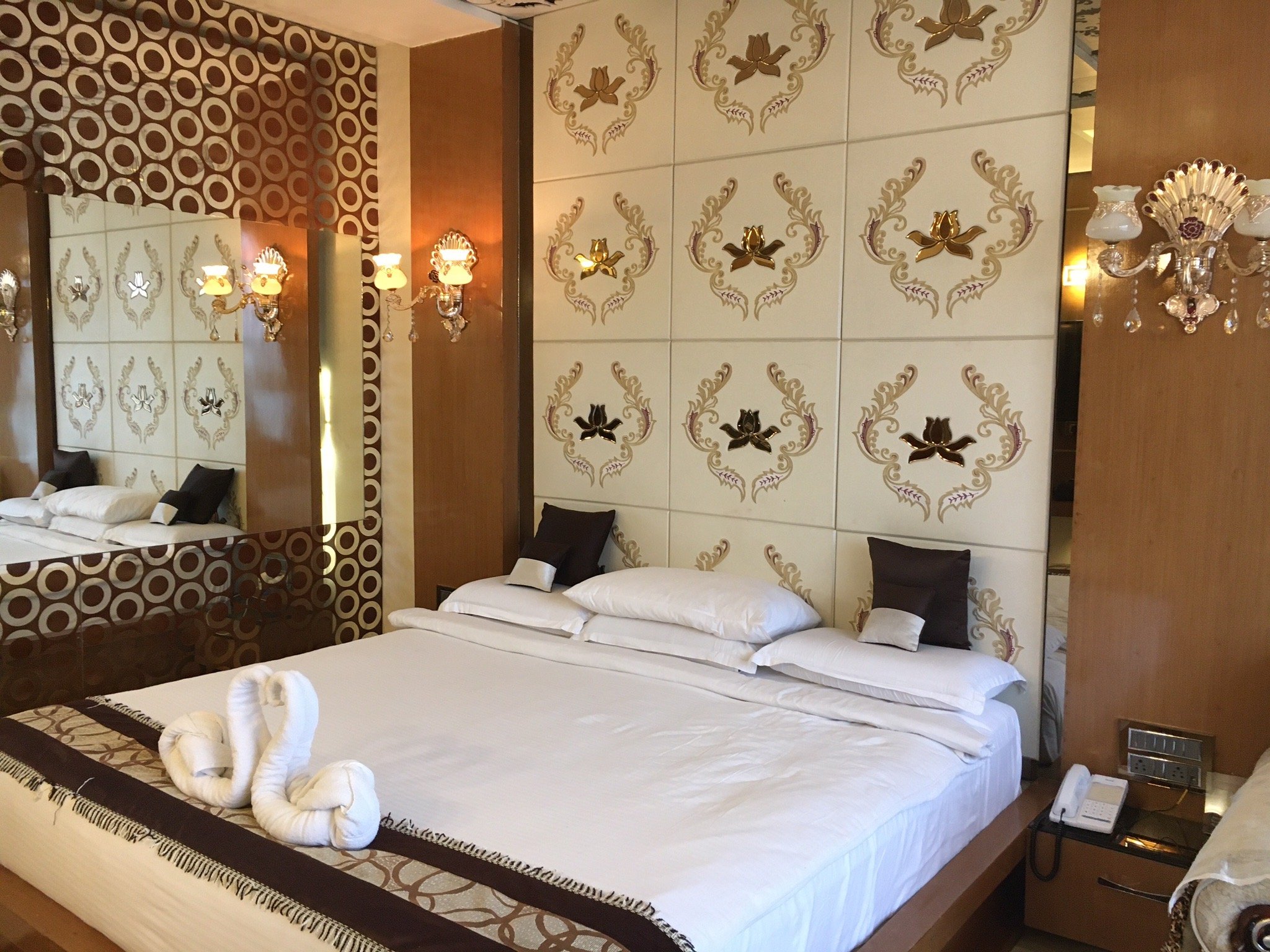 Hotel Rajahamsa-官方