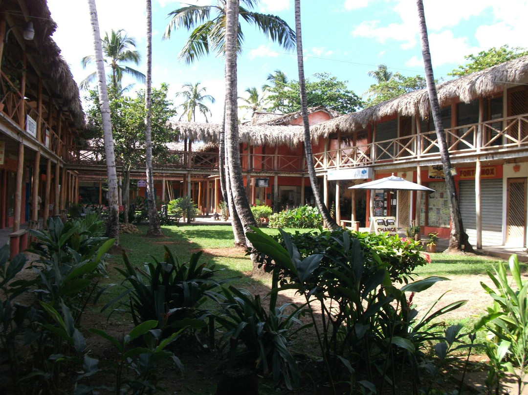 Plaza Commercial  El Paseo de la Costanera