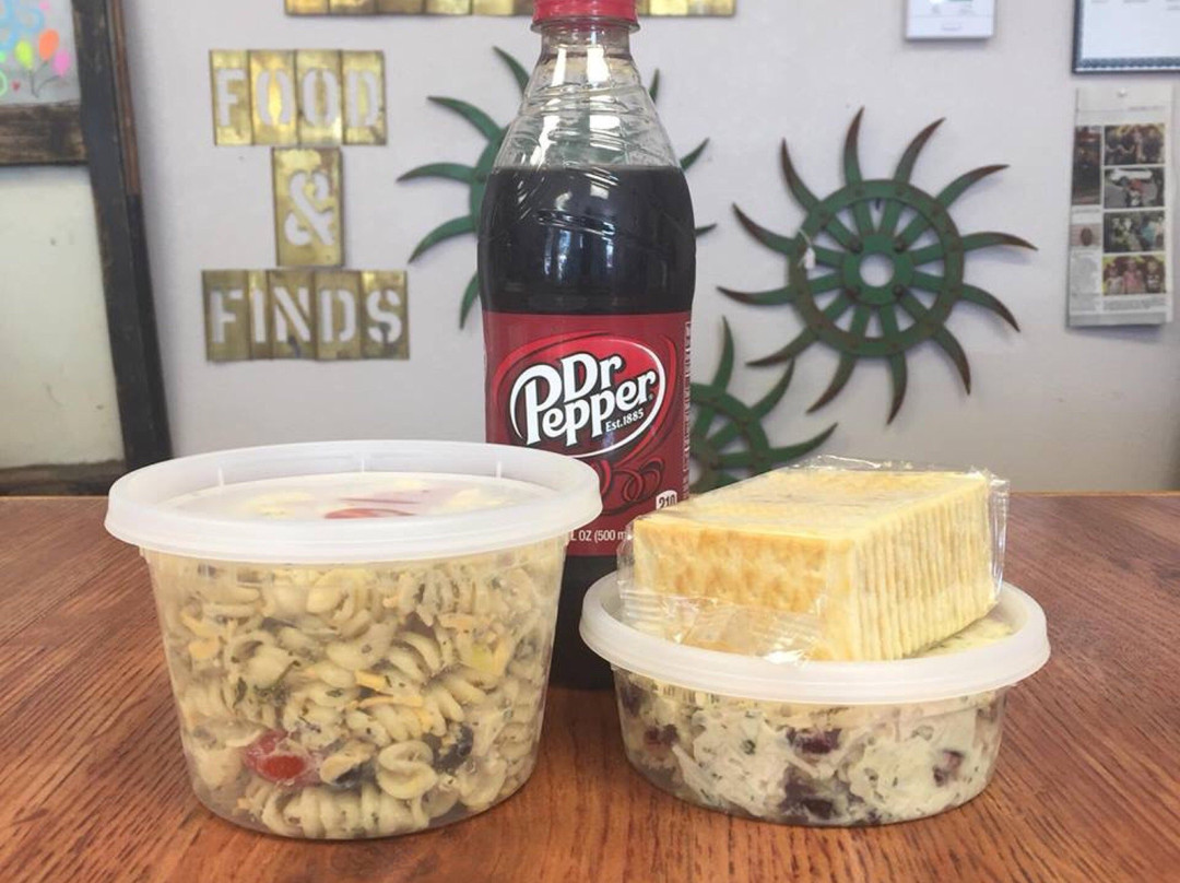 Old Lumberyard Food & Finds-Corsicana必去景点