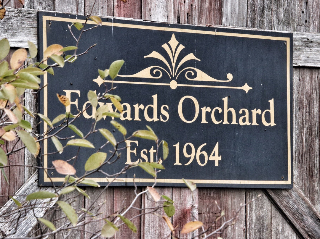 Edwards Apple Orchard-Poplar Grove必去景点