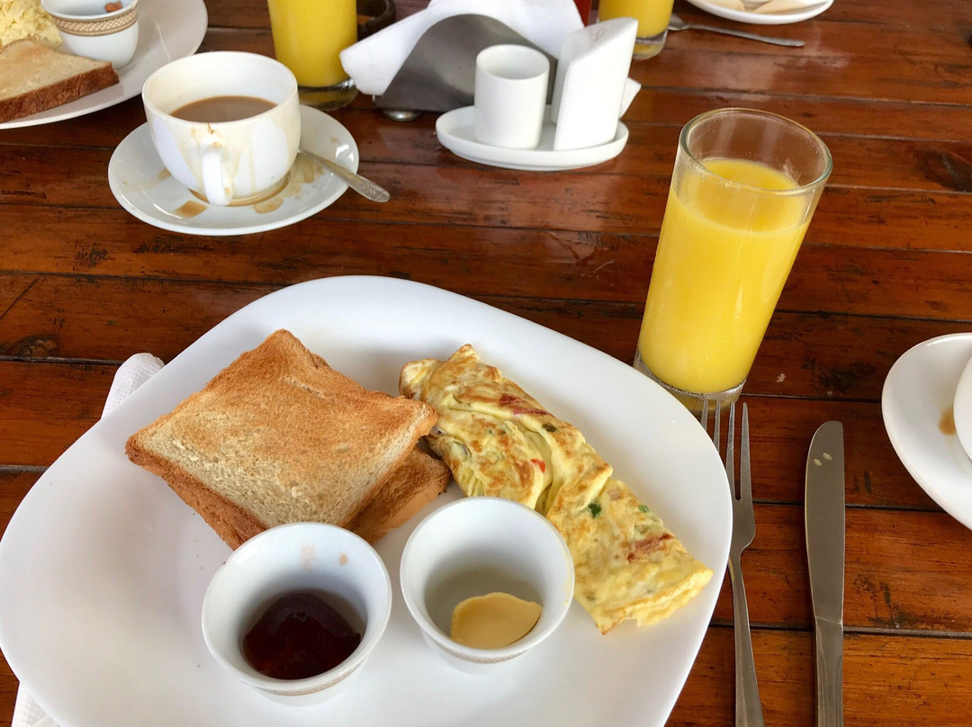 阿尔米纳尔酒店主图