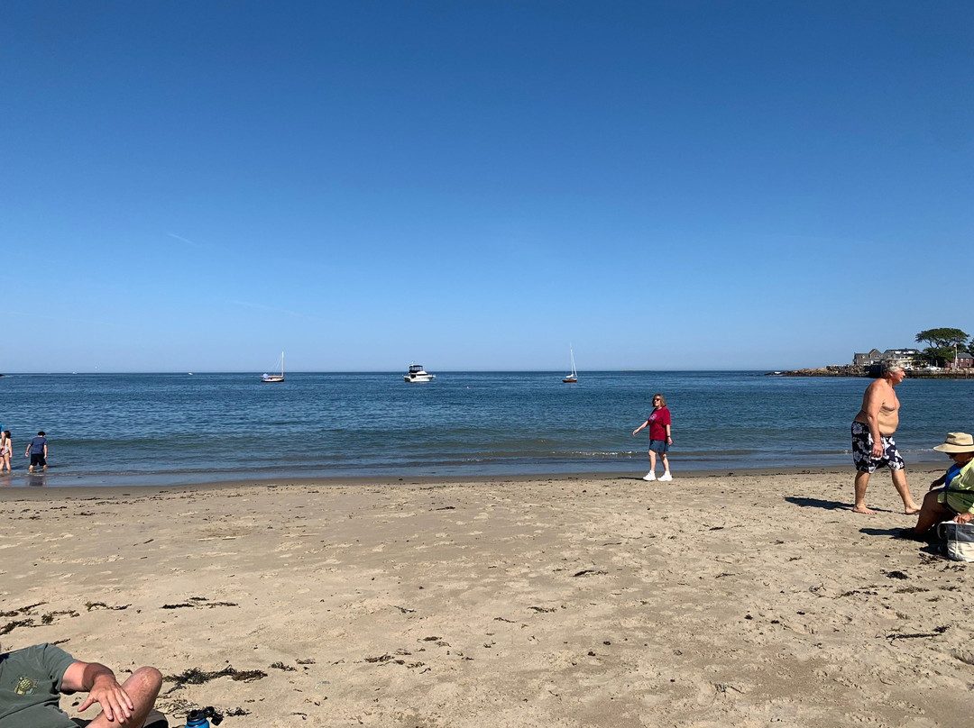Front Beach景点图片