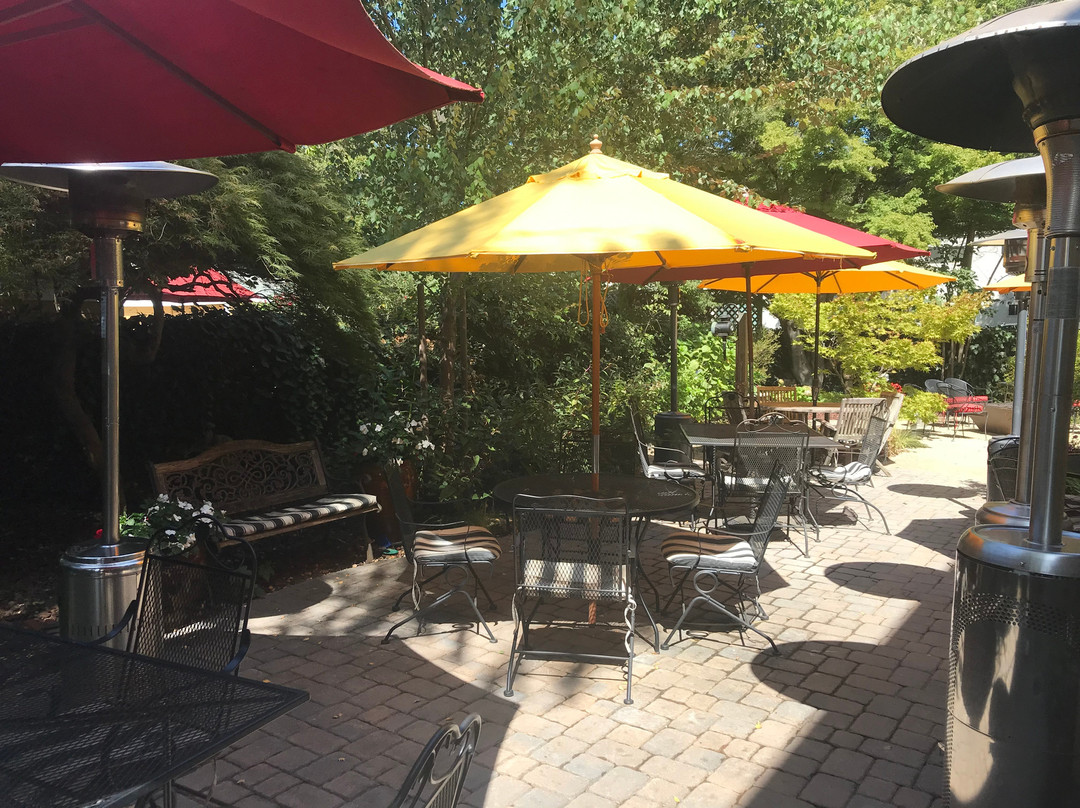 The Inn On First主图