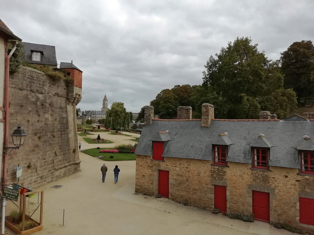 Les Lavoir de la Garenne-瓦讷必去景点