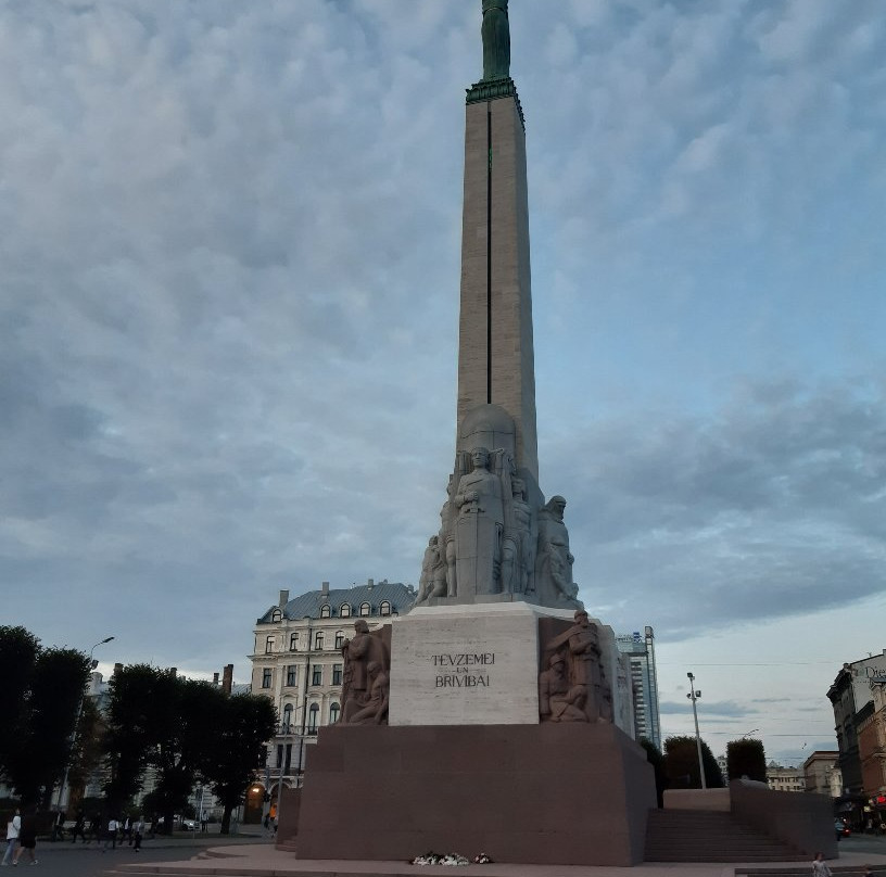 Freedom Monument景点图片