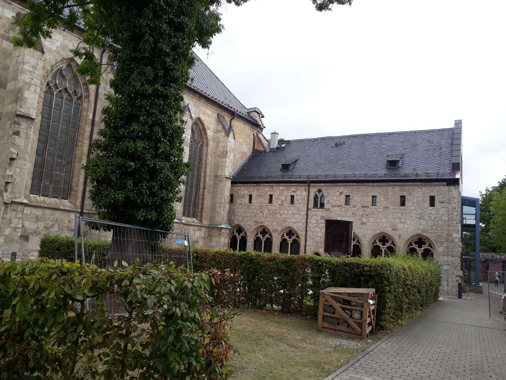 Dom Zum Heiligen Kreuz景点图片