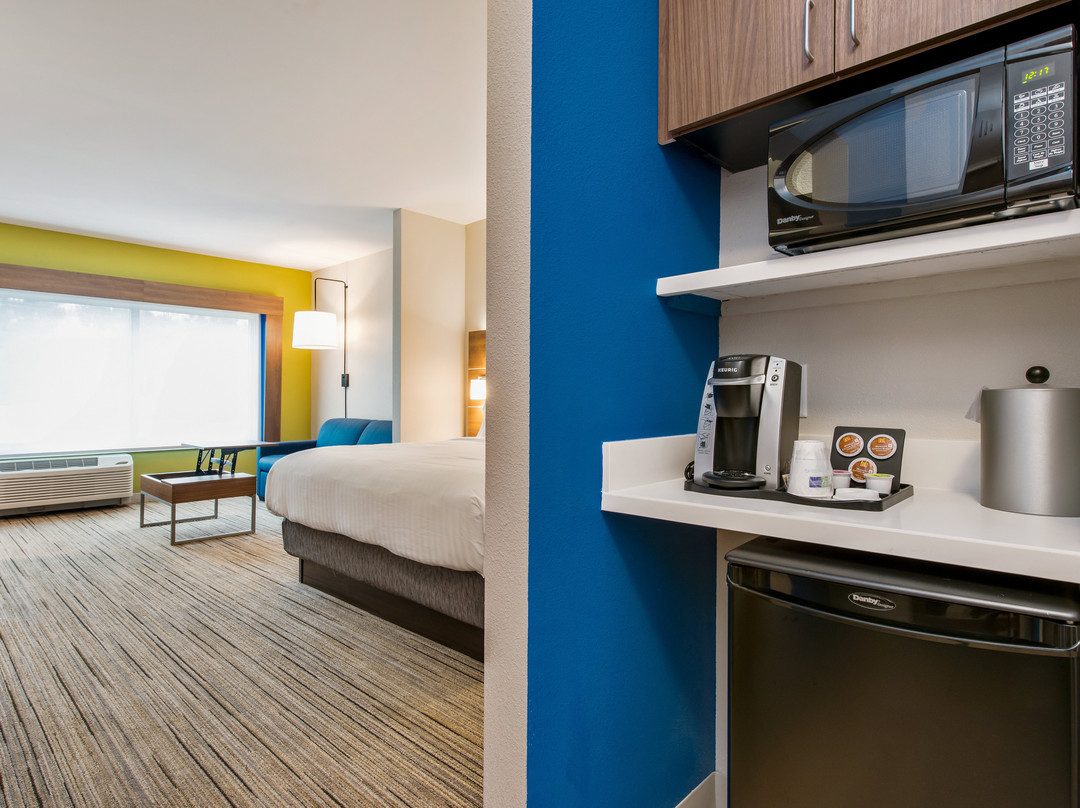 Holiday Inn Express & Suites Carrollton West By IHG主图
