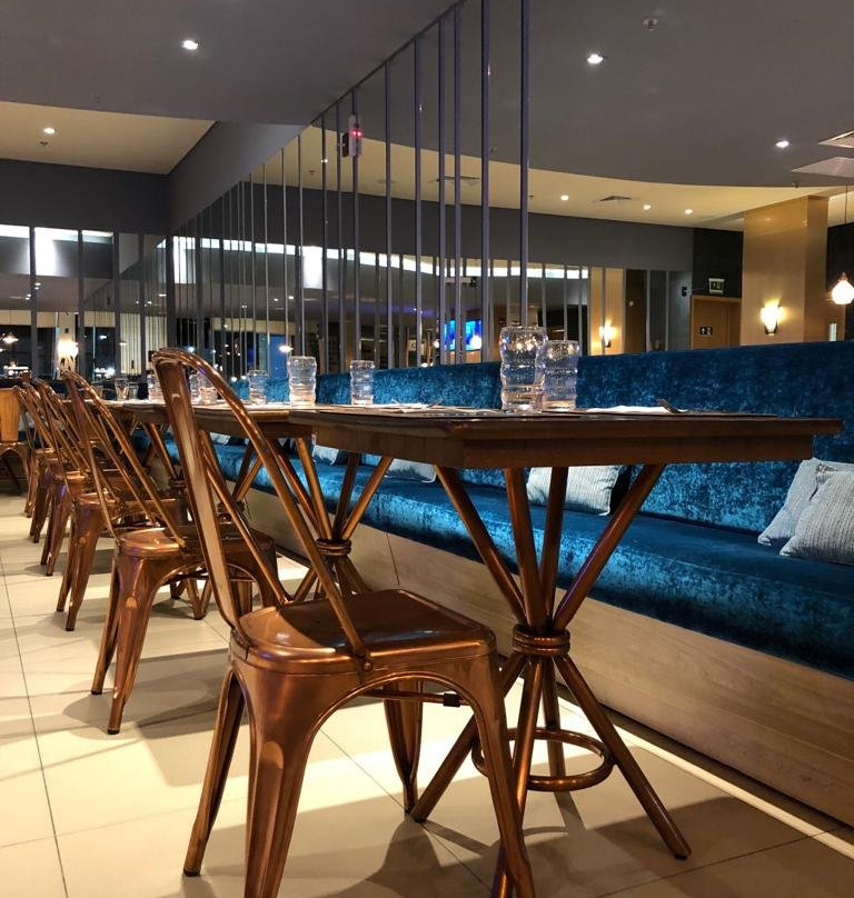 宜必思尚品库里提巴机场主图