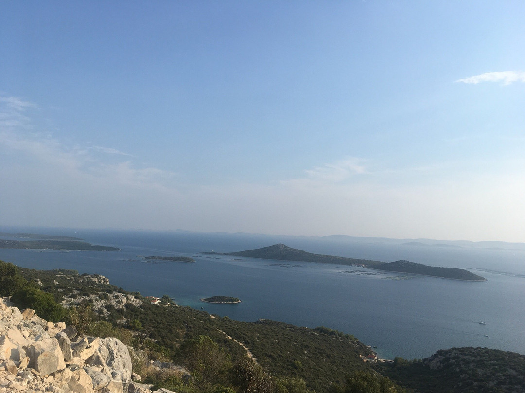 Aussichtsturm Tkon-Tkon必去景点