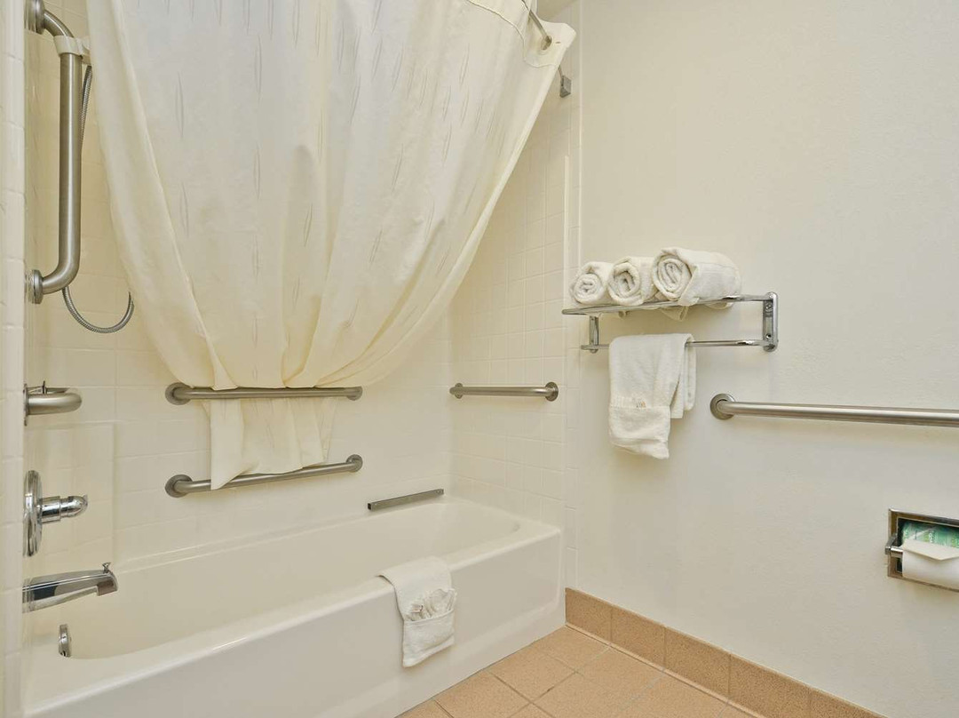 Best Western Limestone Inn & Suites主图